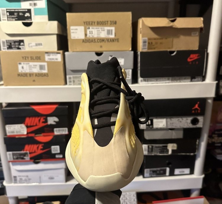 Yeezy 700