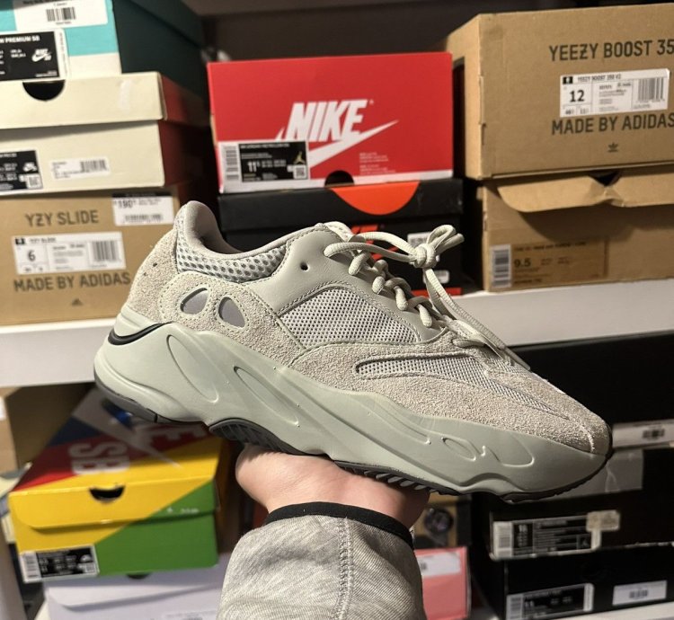 Yeezy 700 Salt