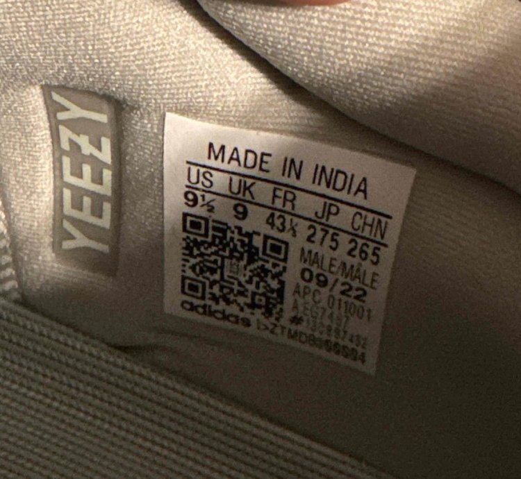 Yeezy 700 Salt