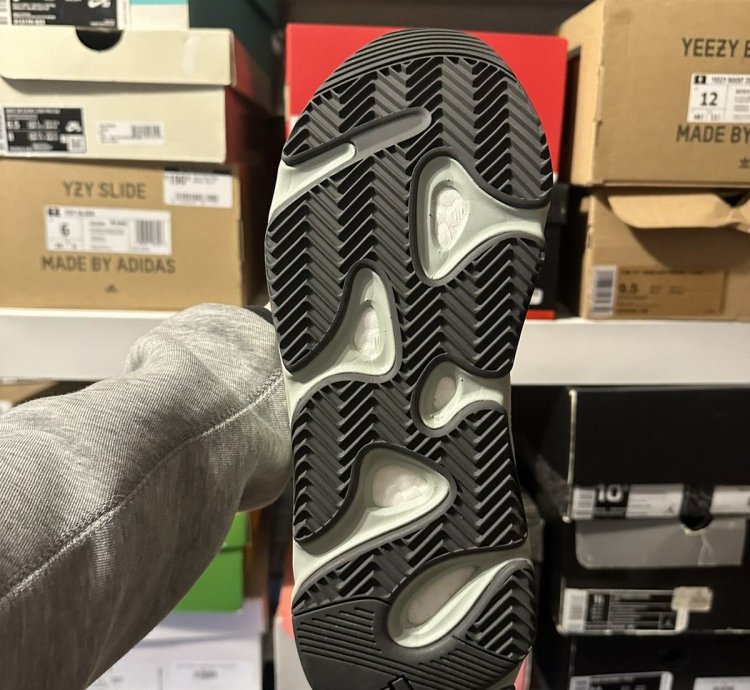 Yeezy 700 Salt