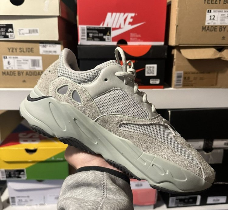 Yeezy 700 Salt
