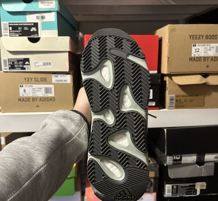 Yeezy 700 Salt