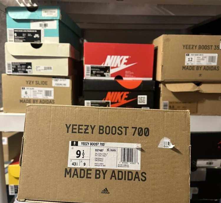 Yeezy 700 Salt