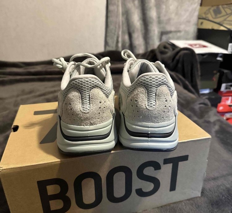 Yeezy 700 Salt