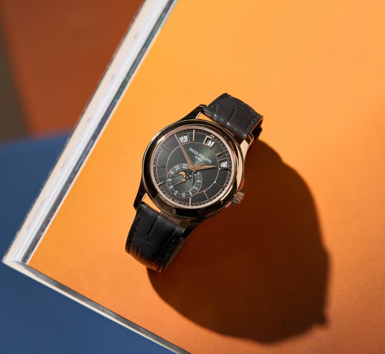 Patek Philippe Annual Calendar 5205r-011