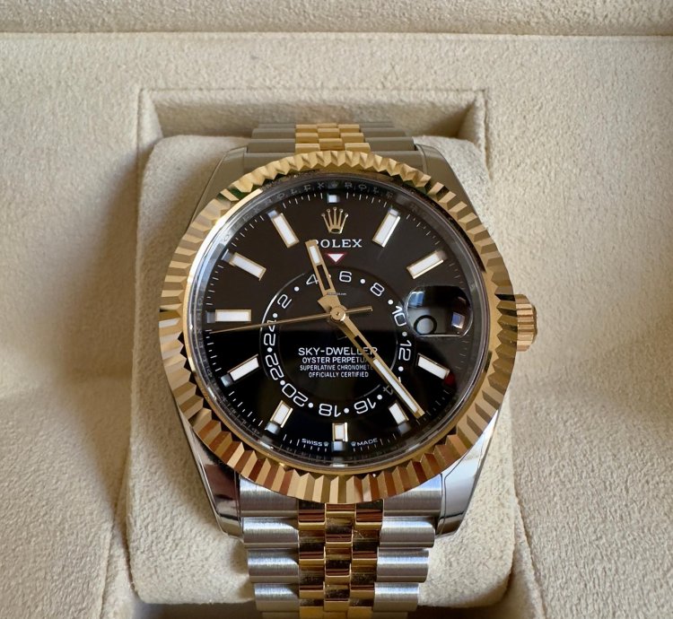 Rolex Sky-dweller New Rolex Sky-dweller 42mm - Yellow Gold Steel