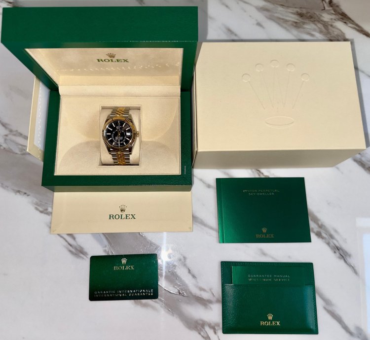 Rolex Sky-dweller New Rolex Sky-dweller 42mm - Yellow Gold Steel