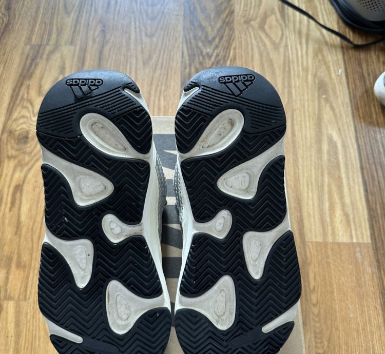 Yeezy 700 V2 Static 2018 first Batch Yzy