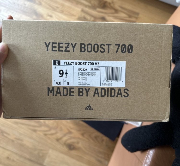 Yeezy 700 V2 Static 2018 first Batch Yzy