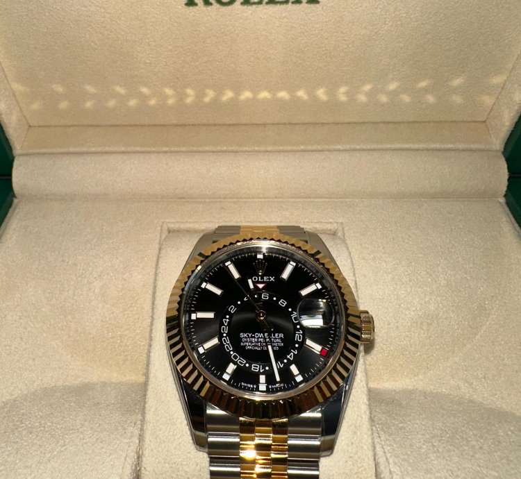 Rolex Sky-dweller New Rolex Sky-dweller 42mm - Yellow Gold Steel