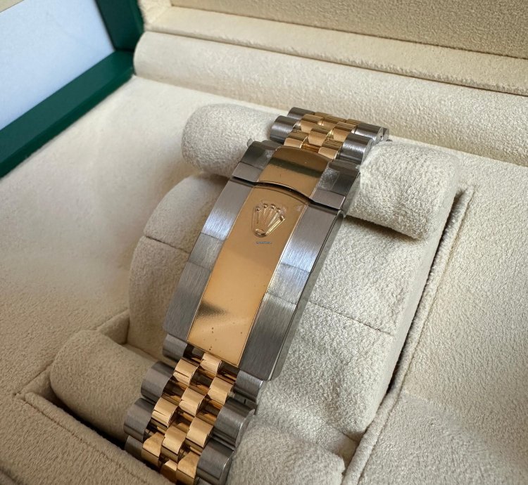 Rolex Sky-dweller New Rolex Sky-dweller 42mm - Yellow Gold Steel