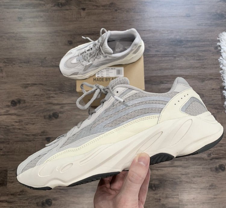 Yeezy 700 V2 Static Size 12