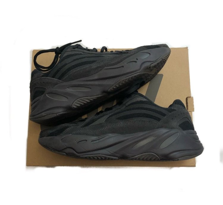 Yeezy 700 V2 Vanta