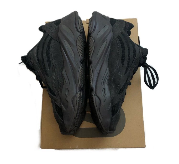 Yeezy 700 V2 Vanta