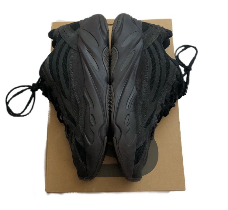 Yeezy 700 V2 Vanta