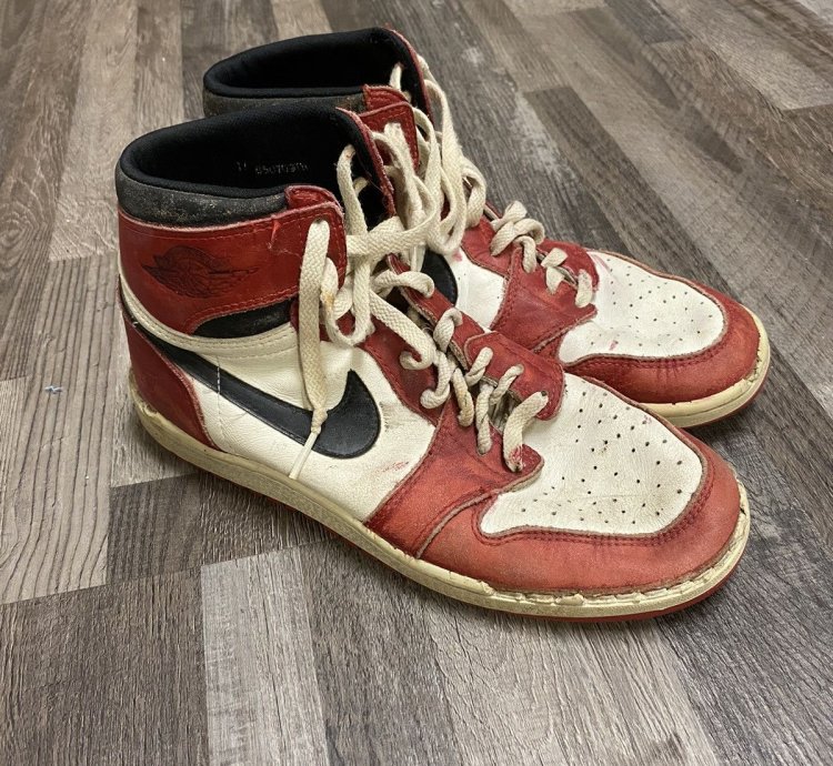 Grail 1985 Air Jordan 1 Og Chicago Red