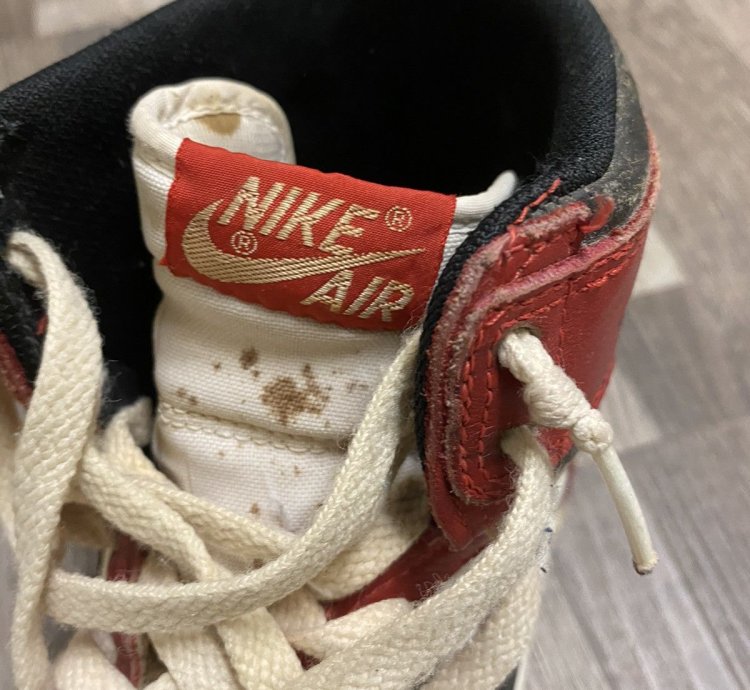 Grail 1985 Air Jordan 1 Og Chicago Red