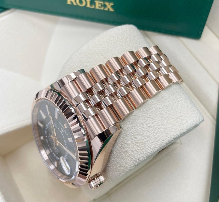 Rolex Sky-dweller New Sky-dweller 336935 Blue Dial 18k Rose Gold 42mm Jubilee Bracelet