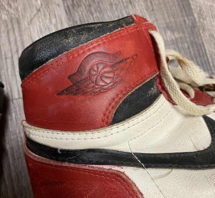 Grail 1985 Air Jordan 1 Og Chicago Red