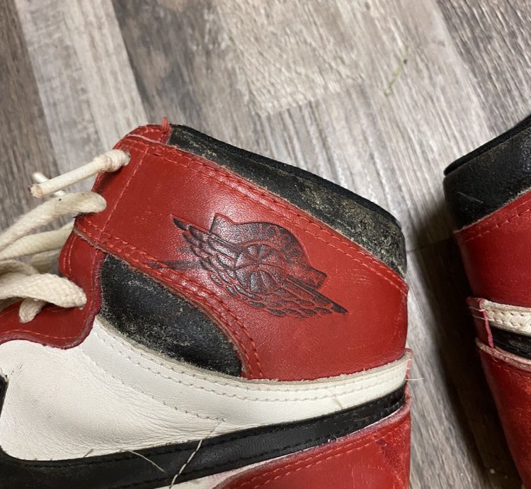 Grail 1985 Air Jordan 1 Og Chicago Red