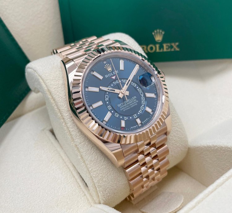 Rolex Sky-dweller New Sky-dweller 336935 Blue Dial 18k Rose Gold 42mm Jubilee Bracelet