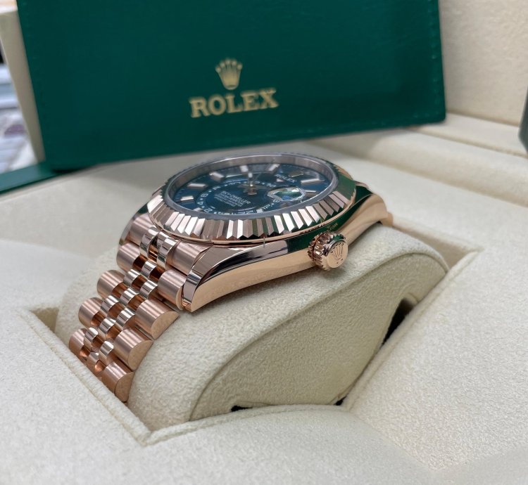 Rolex Sky-dweller New Sky-dweller 336935 Blue Dial 18k Rose Gold 42mm Jubilee Bracelet