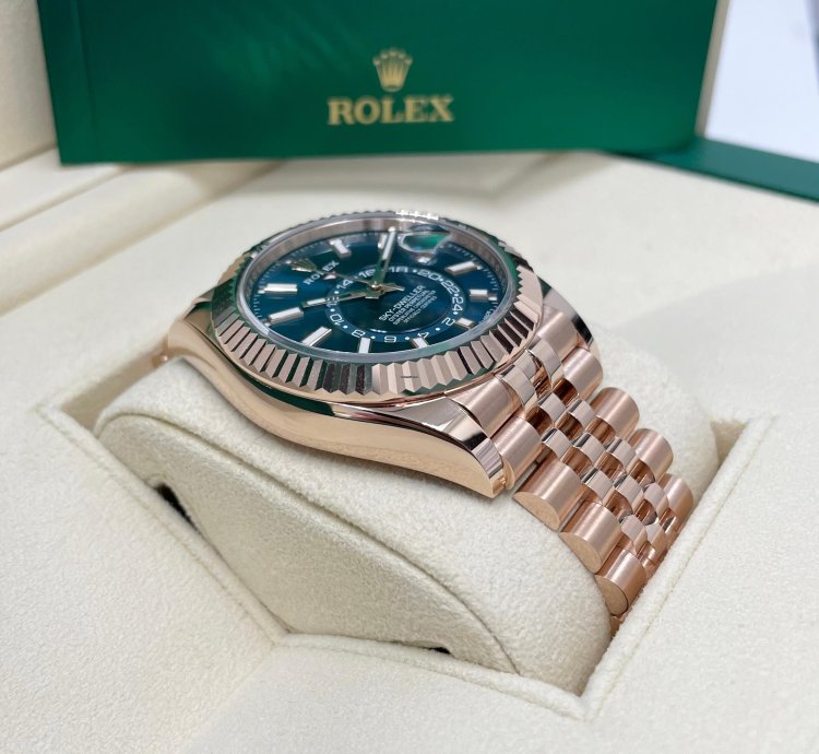 Rolex Sky-dweller New Sky-dweller 336935 Blue Dial 18k Rose Gold 42mm Jubilee Bracelet