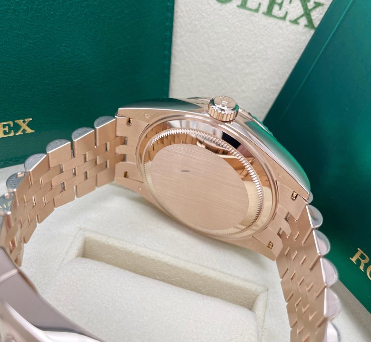 Rolex Sky-dweller New Sky-dweller 336935 Blue Dial 18k Rose Gold 42mm Jubilee Bracelet