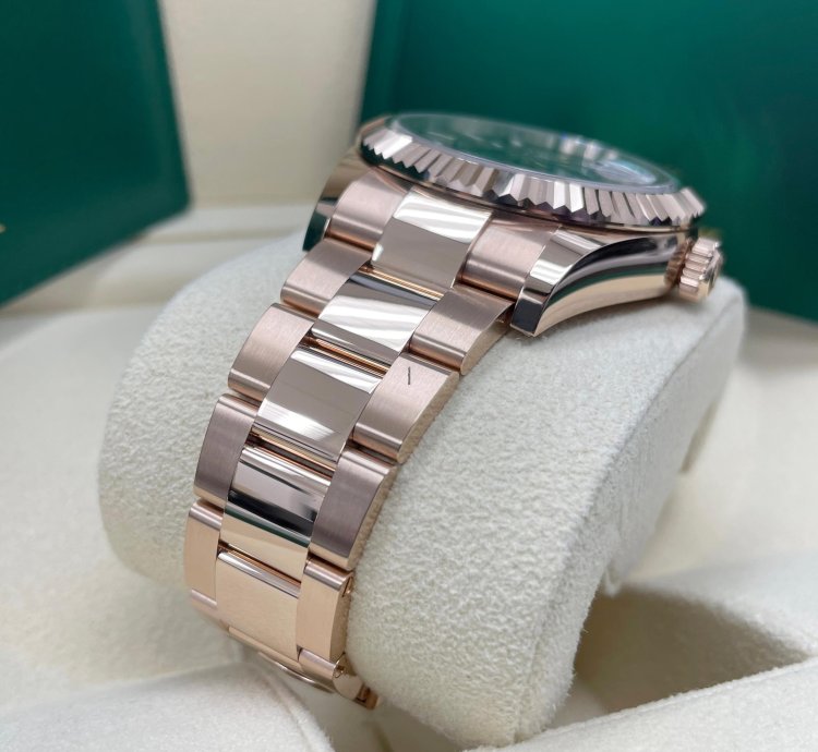 Rolex Sky-dweller New Sky-dweller 336935 Blue Dial 18k Rose Gold 42mm Oyster Bracelet
