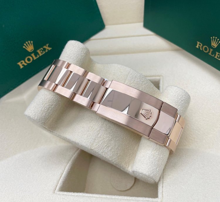 Rolex Sky-dweller New Sky-dweller 336935 Blue Dial 18k Rose Gold 42mm Oyster Bracelet