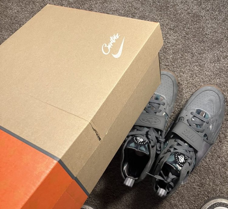 Gully Grey Corteiz Nike Air Trainer Huarache