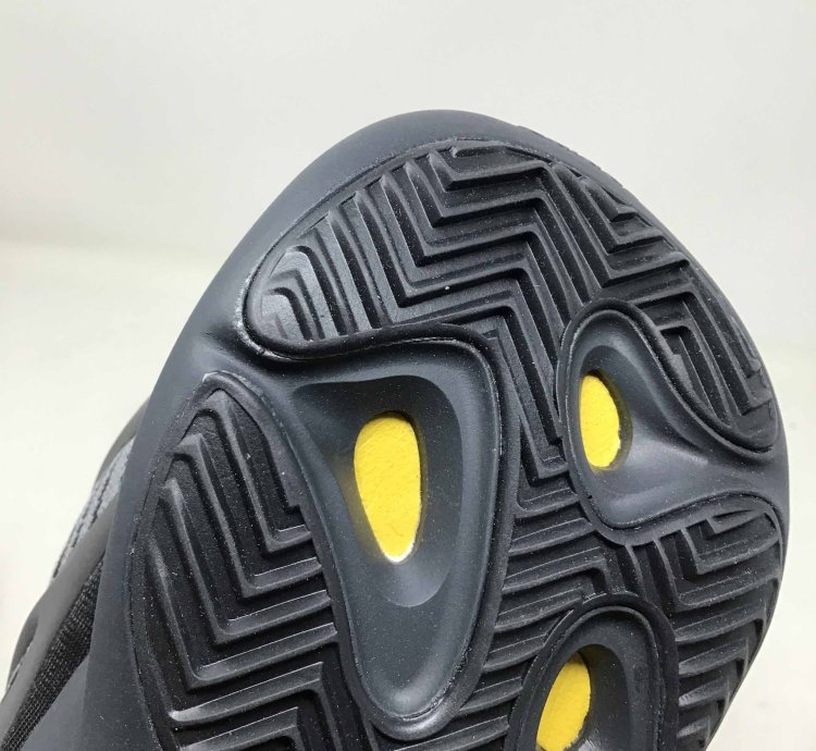 Yeezy 700 V3 Alvah