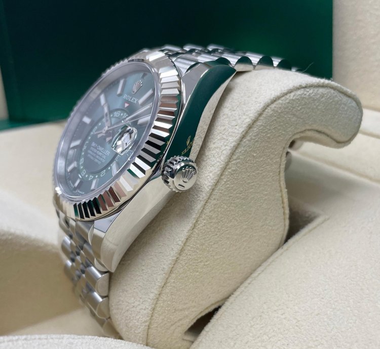 Rolex Sky-dweller New Sky-dweller Mint Green Dial 336934 Jubilee Bracelet 42mm Stainless Steel Watch