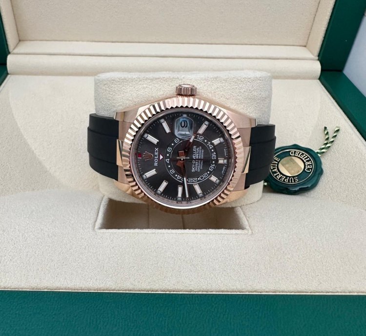 Rolex Sky-dweller New Unworn 18k Everose Gold Oysterflex