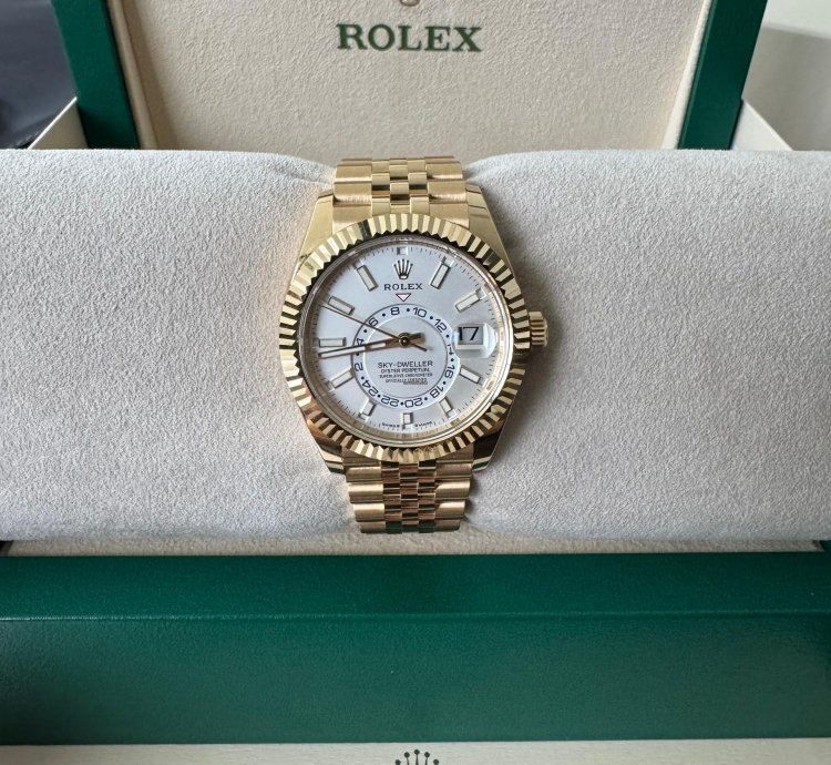 Rolex Sky-dweller Nieuw Goud
