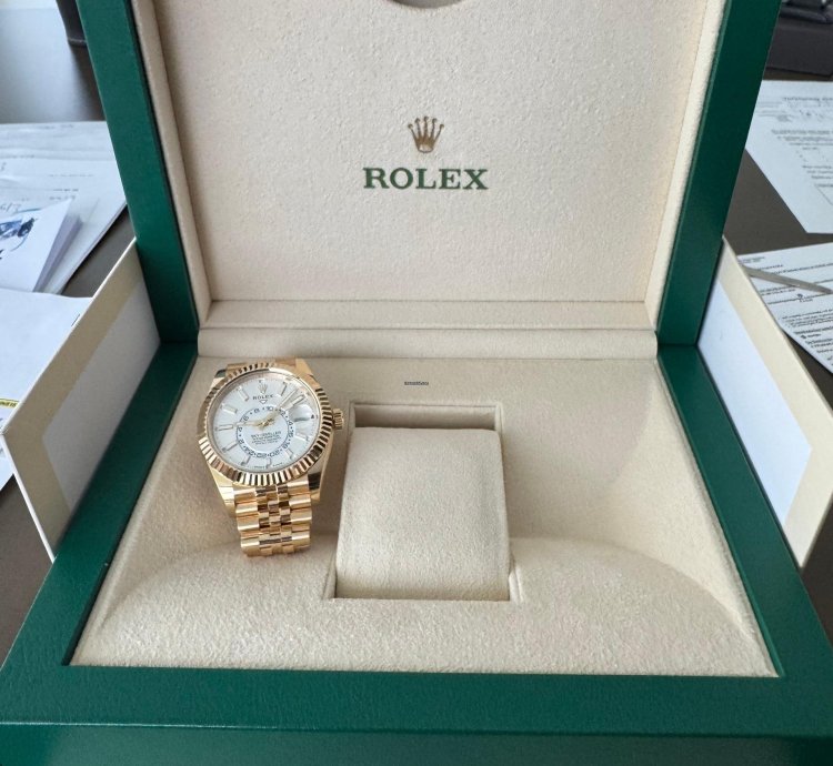 Rolex Sky-dweller Nieuw Goud
