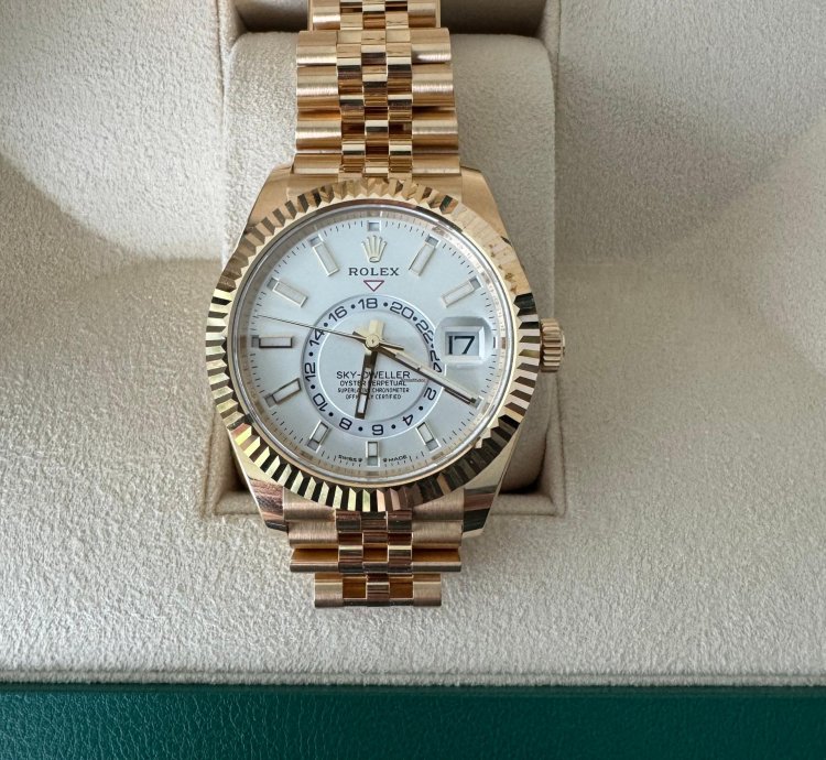 Rolex Sky-dweller Nieuw Goud