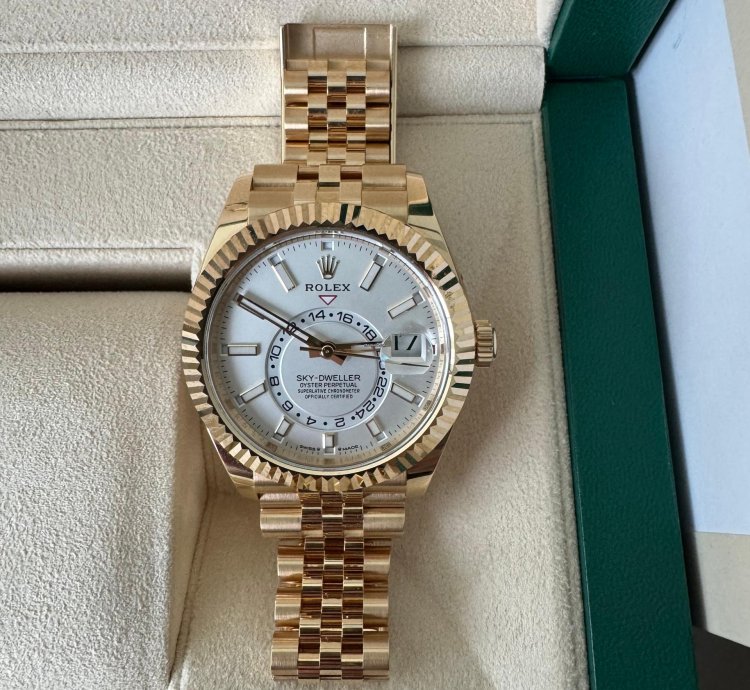 Rolex Sky-dweller Nieuw Goud
