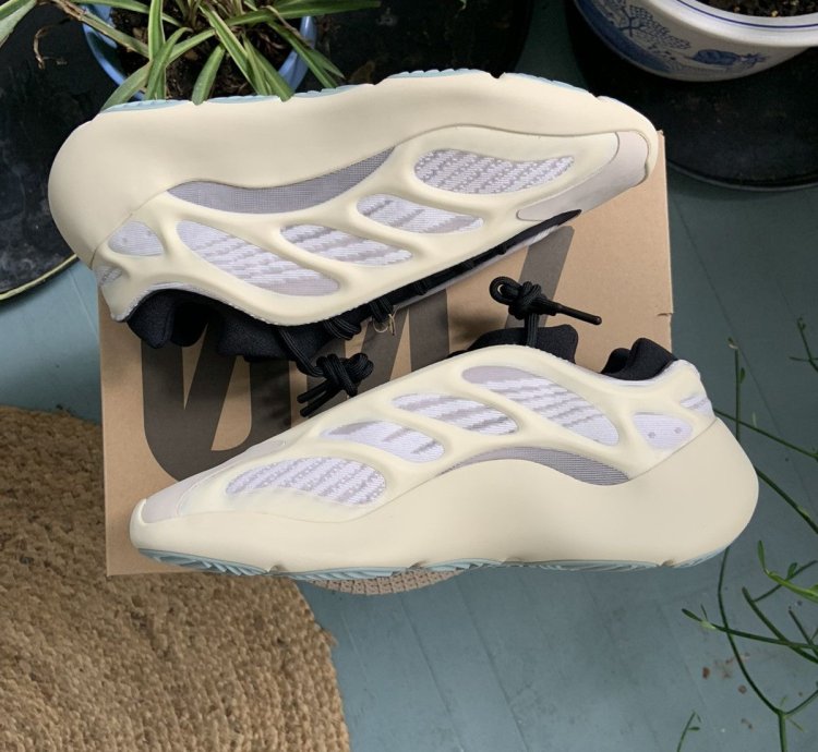 Yeezy 700 V3 Azael