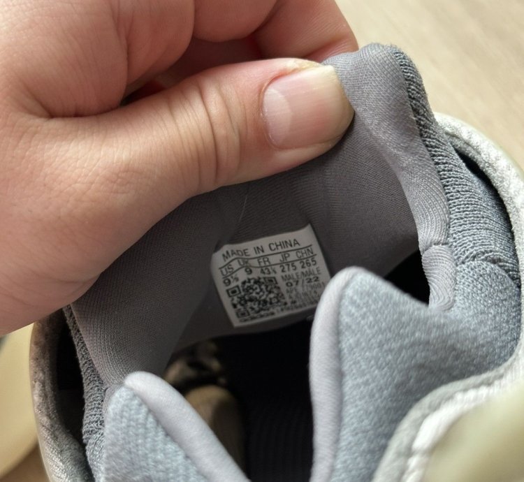 Yeezy 700 V3 Fade Salt