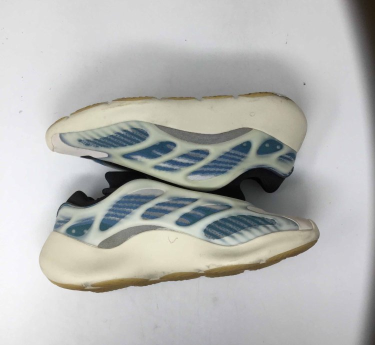 Yeezy 700 V3 Kyanite