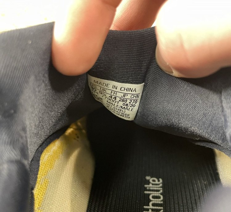 Yeezy 700 V3 Safflower