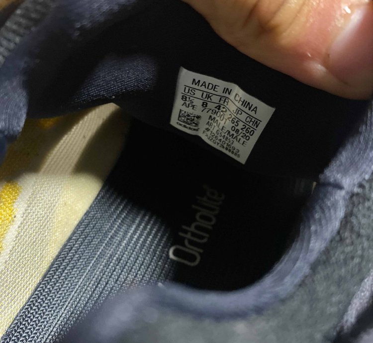 Yeezy 700 V3 Safflower