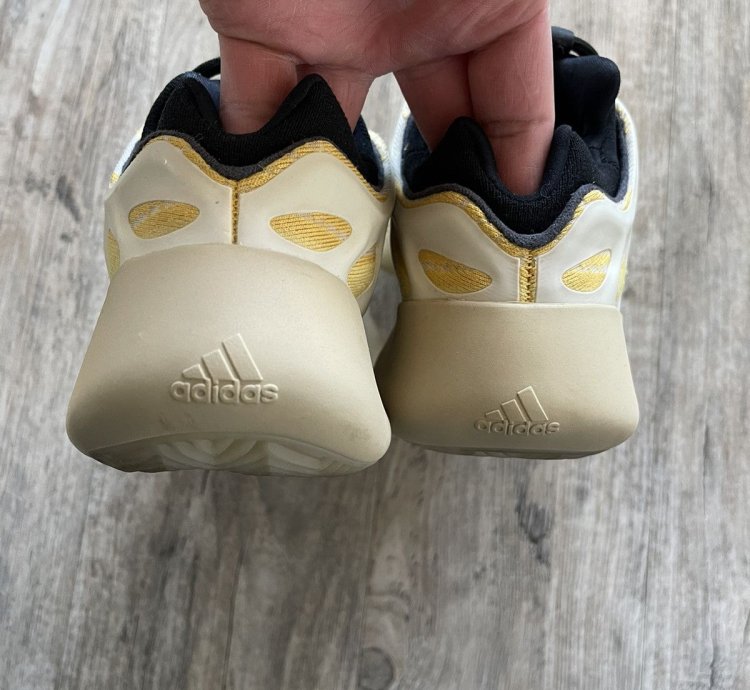 Yeezy 700 V3 Safflower