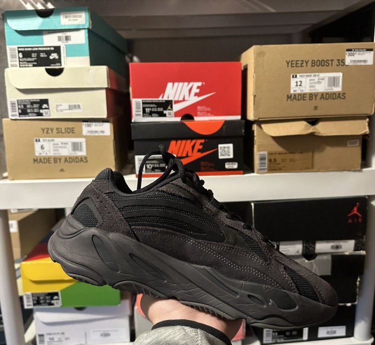 Yeezy 700 Vanta