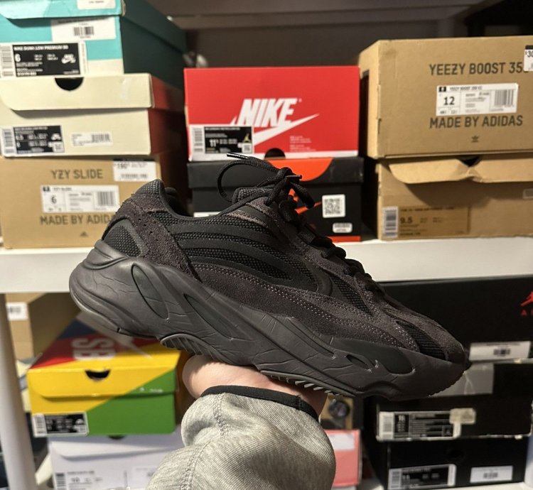 Yeezy 700 Vanta