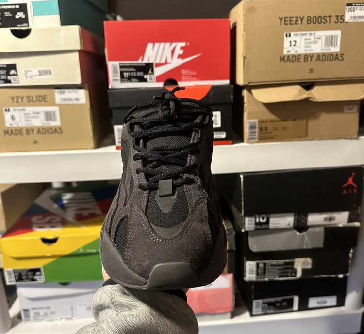 Yeezy 700 Vanta