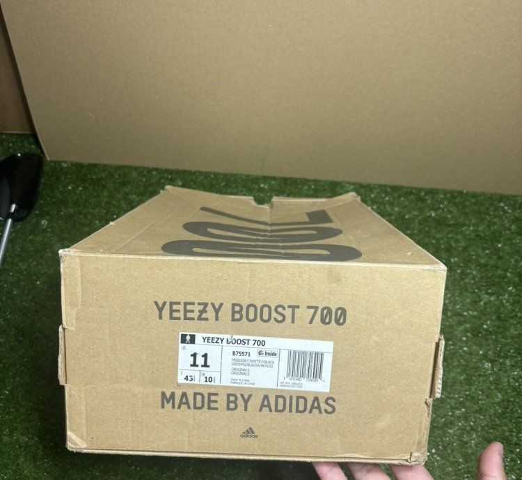 Yeezy 700 Wave Runner