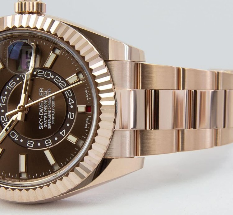 Rolex Sky-dweller Oyster Perpetual Sky-dweller 18kt Rose Gold 326935
