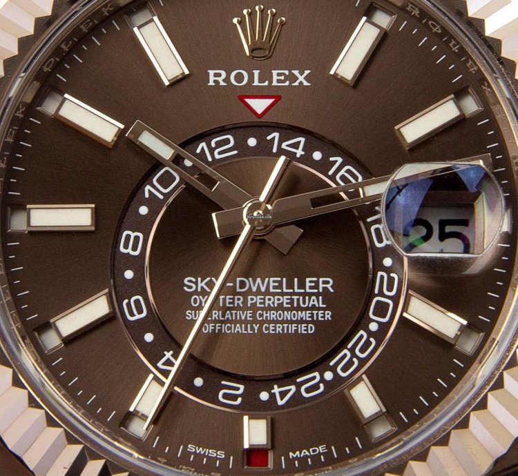 Rolex Sky-dweller Oyster Perpetual Sky-dweller 18kt Rose Gold 326935